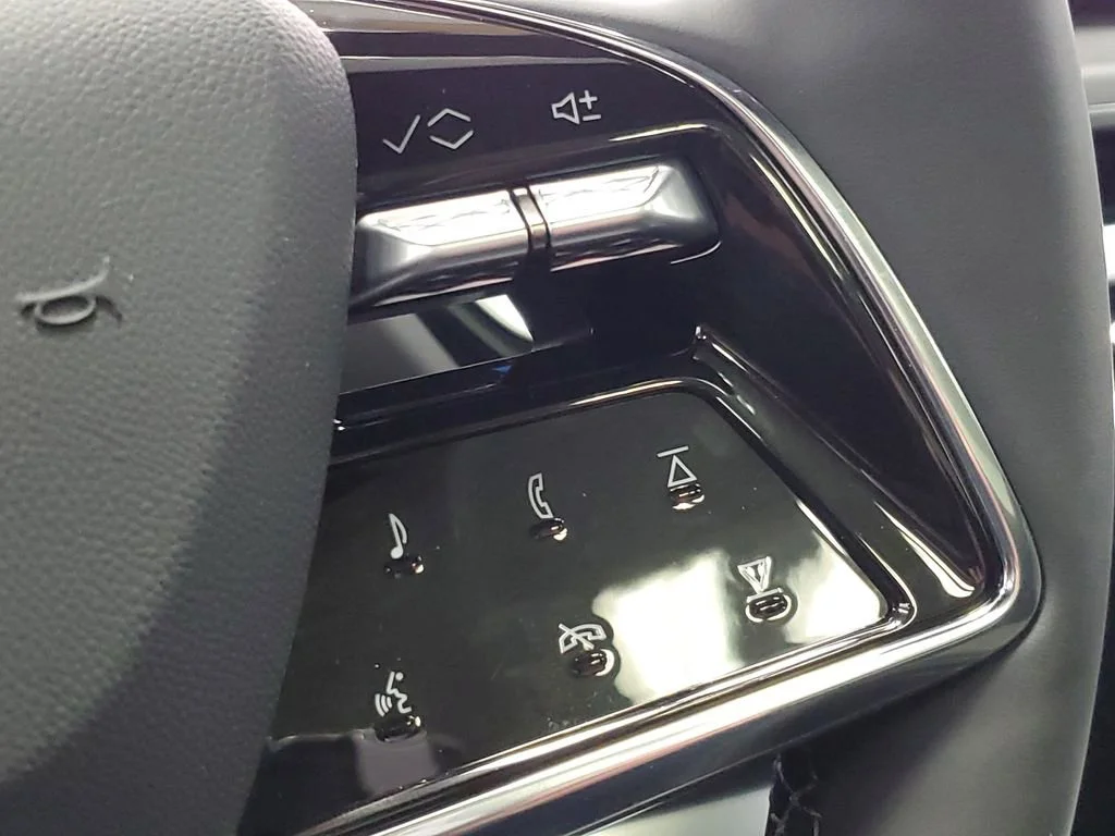 2026 Cadillac LYRIQ Premium Sport - Photo 15