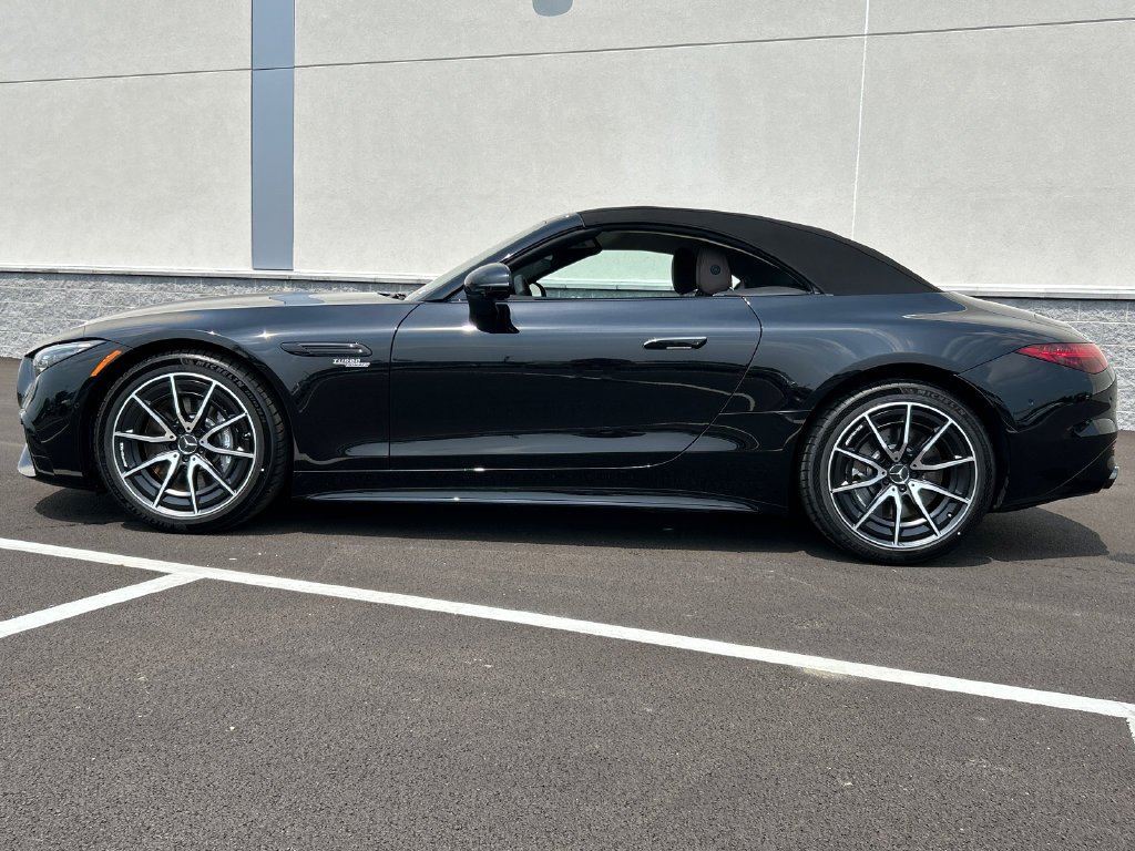 New 2027 Obsidian Black Metallic Mercedes-Benz AMG® SL 43 Roadster image 39