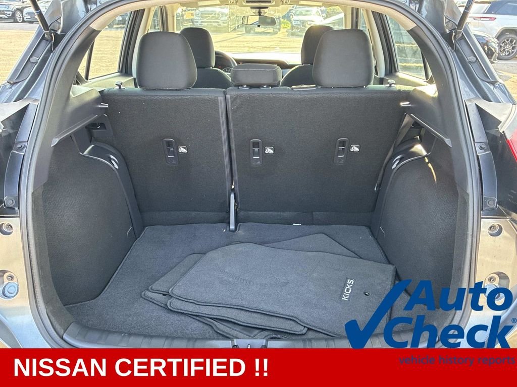 Used 2024 Gray Nissan SV image 13