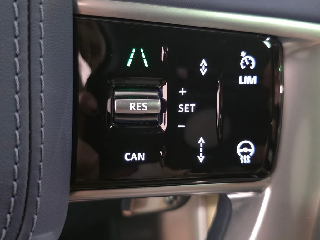 New 2026 Constellation Blue Ultra Metallic Gloss Land Rover SV image 32