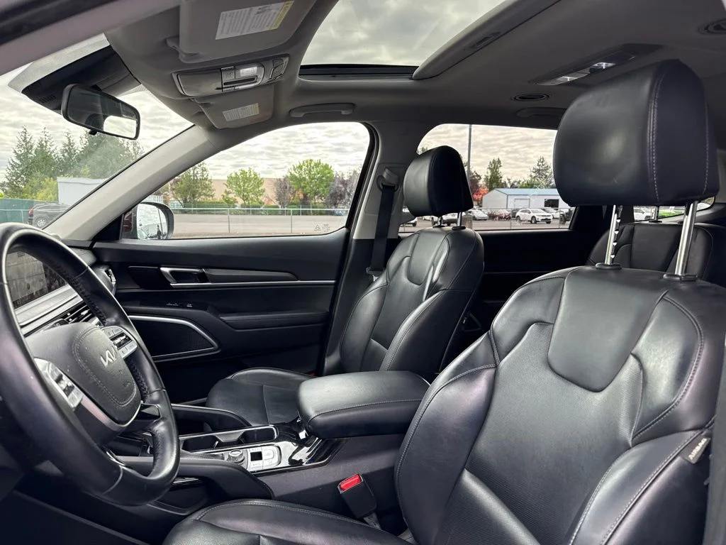 Used 2022 Sangria Kia S image 9