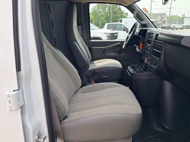 2025 Chevrolet Express Cargo Work Van - Photo 10