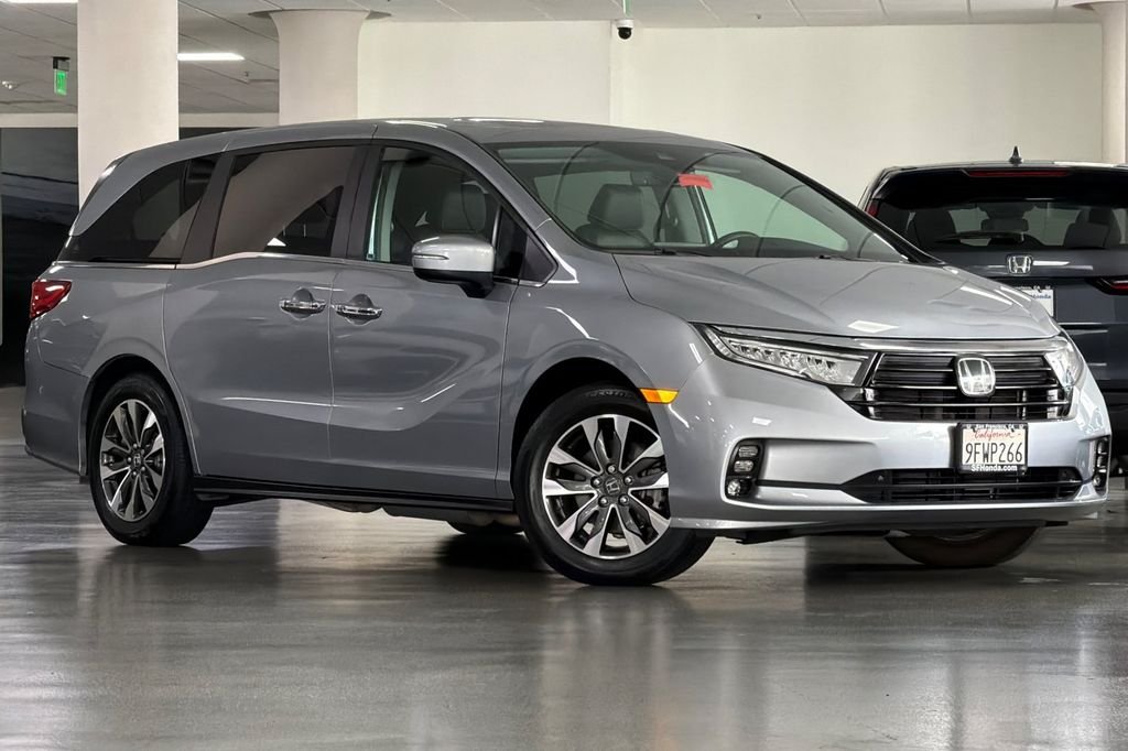 Used 2023  Honda EX-L image 2