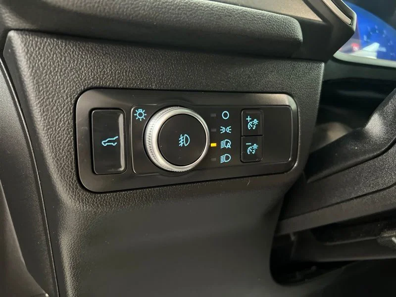 Used 2021 Gray Ford SEL image 23