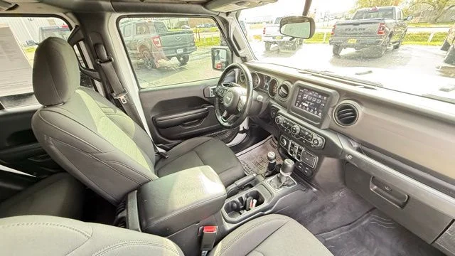 Certified Used 2021 White Jeep Willys image 36