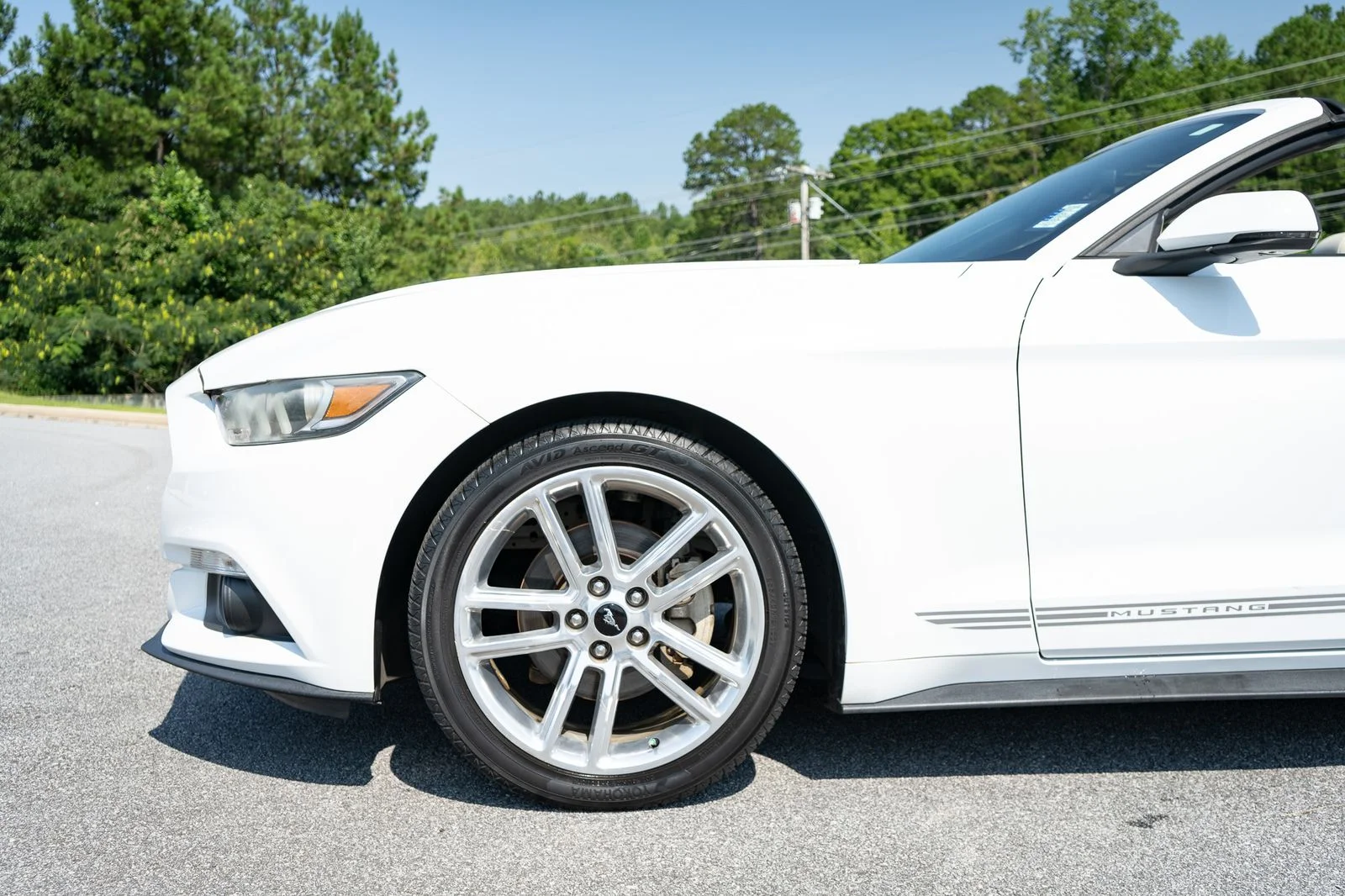 Used 2016 White Ford EcoBoost Premium image 4