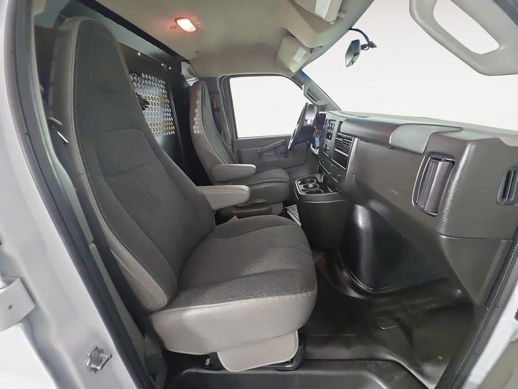 Used 2024 Summit White Chevrolet WT image 15