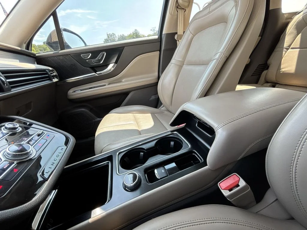 Used 2021 Blue Lincoln Standard image 24