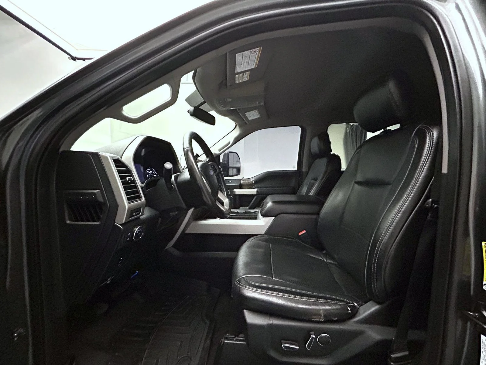 Used 2019 Gray Ford Lariat image 10