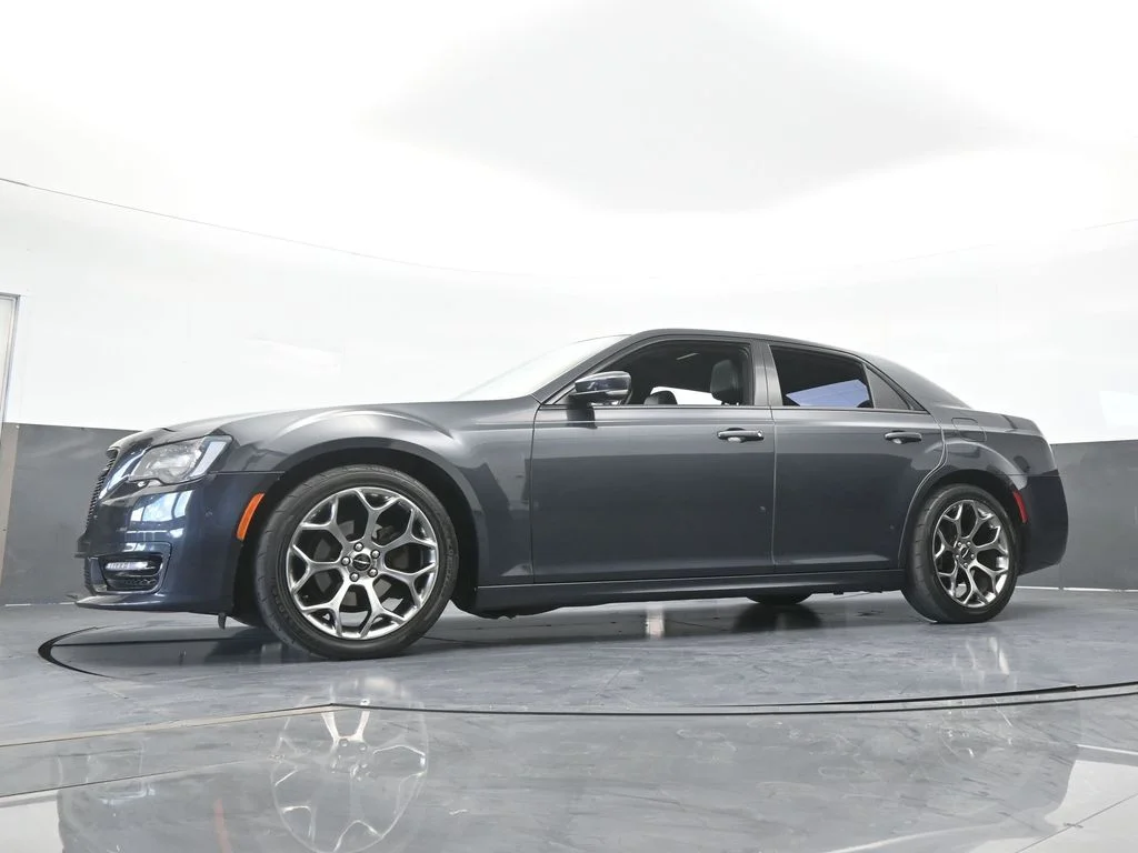 Used 2018 Maximum Steel Metallic Clearcoat Chrysler S image 57