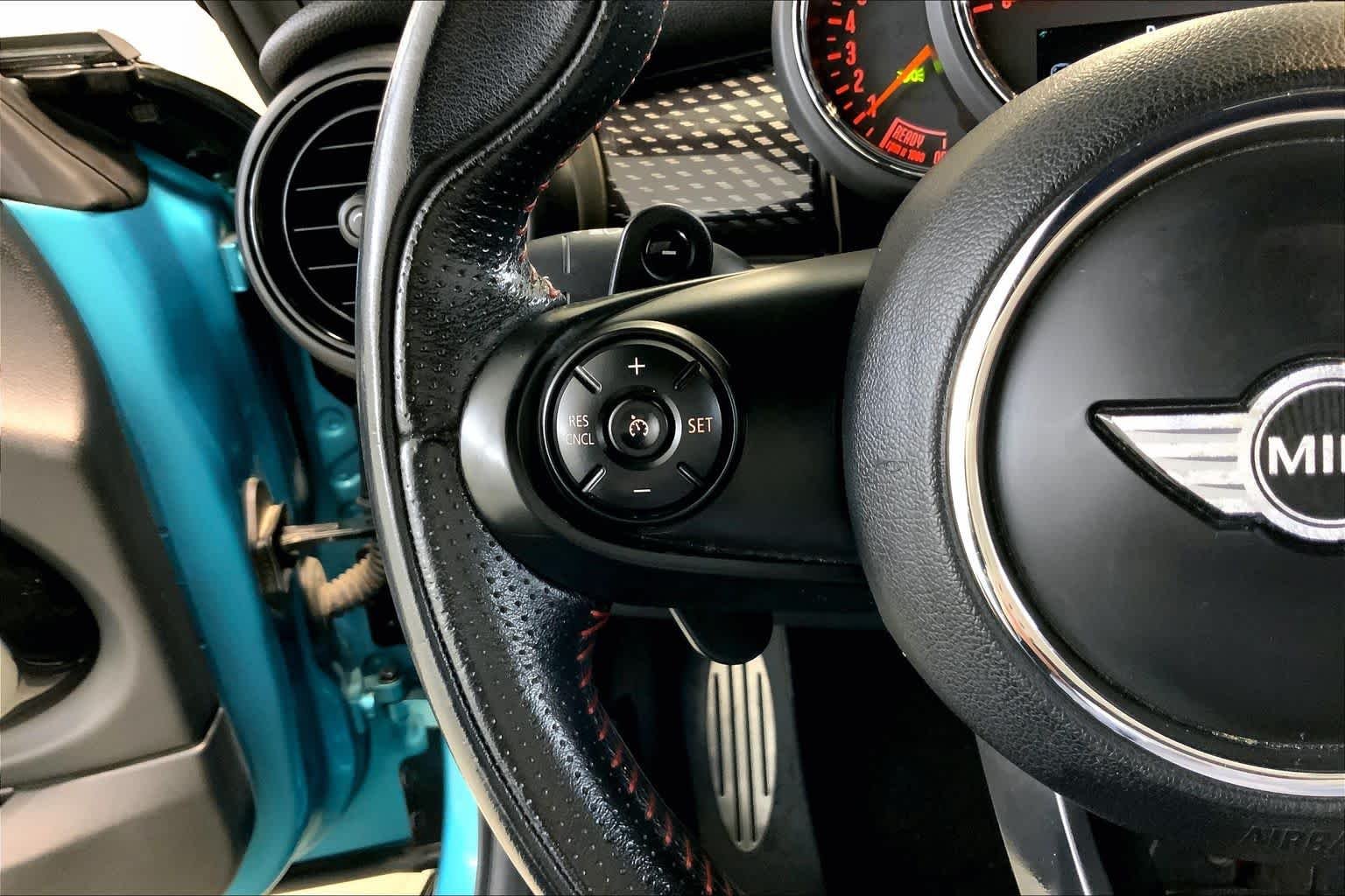 Used 2017 Caribbean Aqua Metallic MINI Cooper S image 23