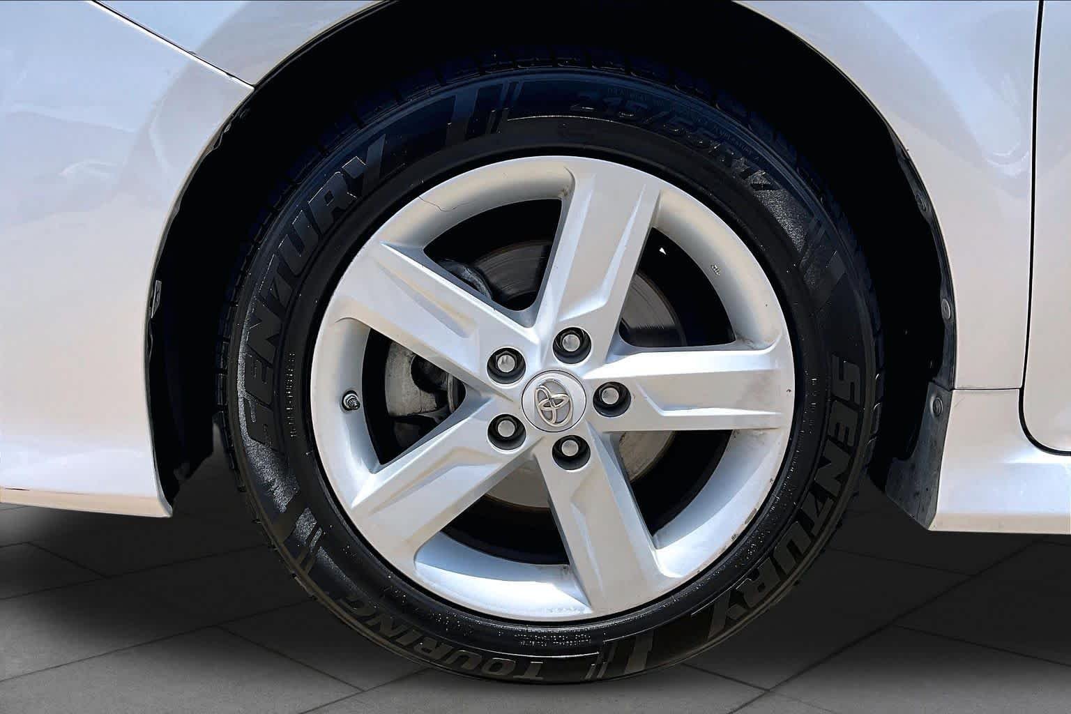 Used 2012 Classic Silver Metallic Toyota SE image 10