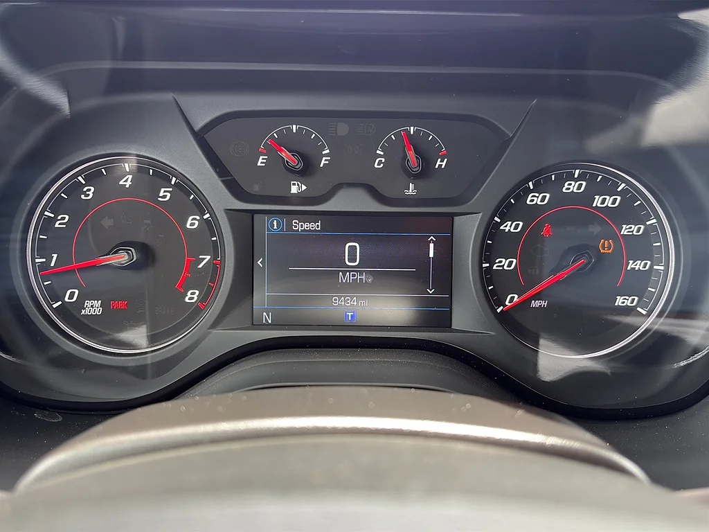 Used 2023 Radiant Red Tintcoat Chevrolet  image 17