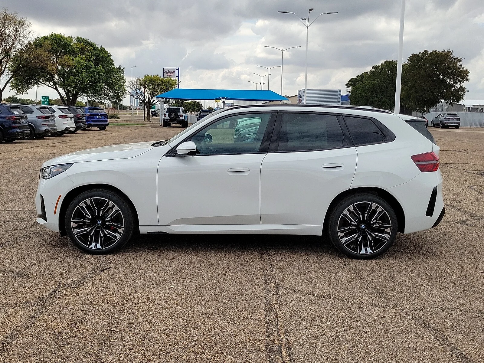 New 2026 Alpine White BMW 30 xDrive All-Wheel Drive Sports Activity Vehicle image 2