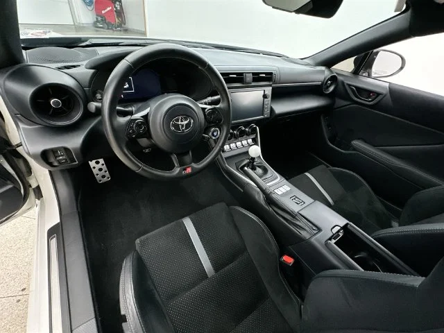 Used 2023  Toyota Premium image 2