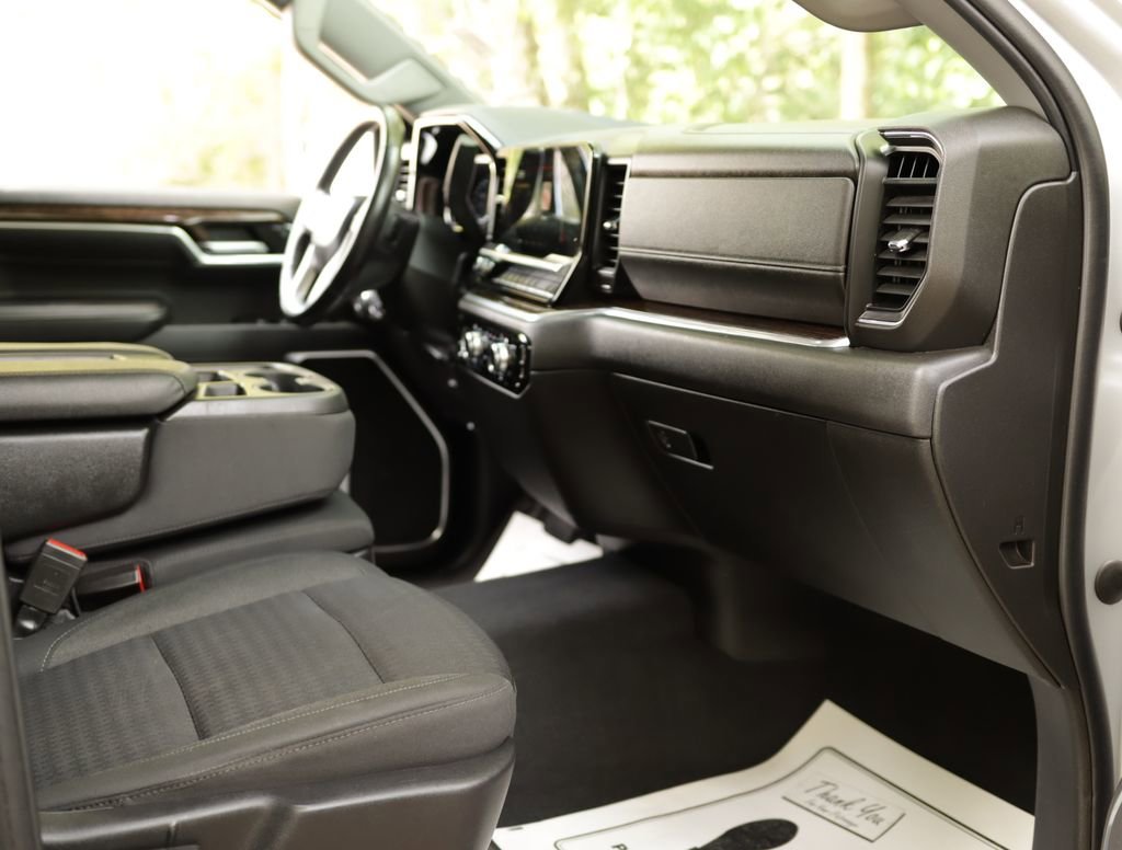 Used 2022 Quicksilver Metallic GMC Elevation image 32