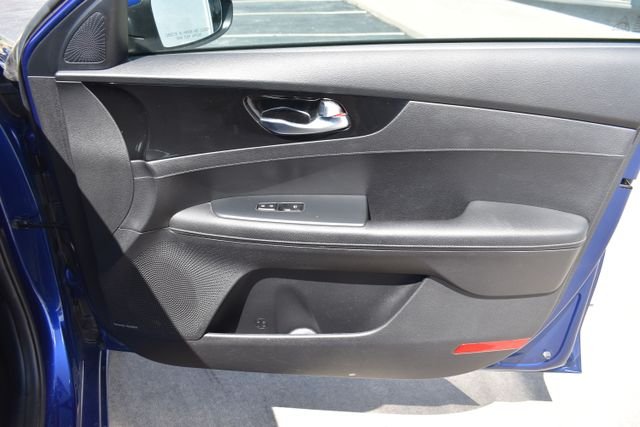 Used 2021 Blue Kia EX image 16