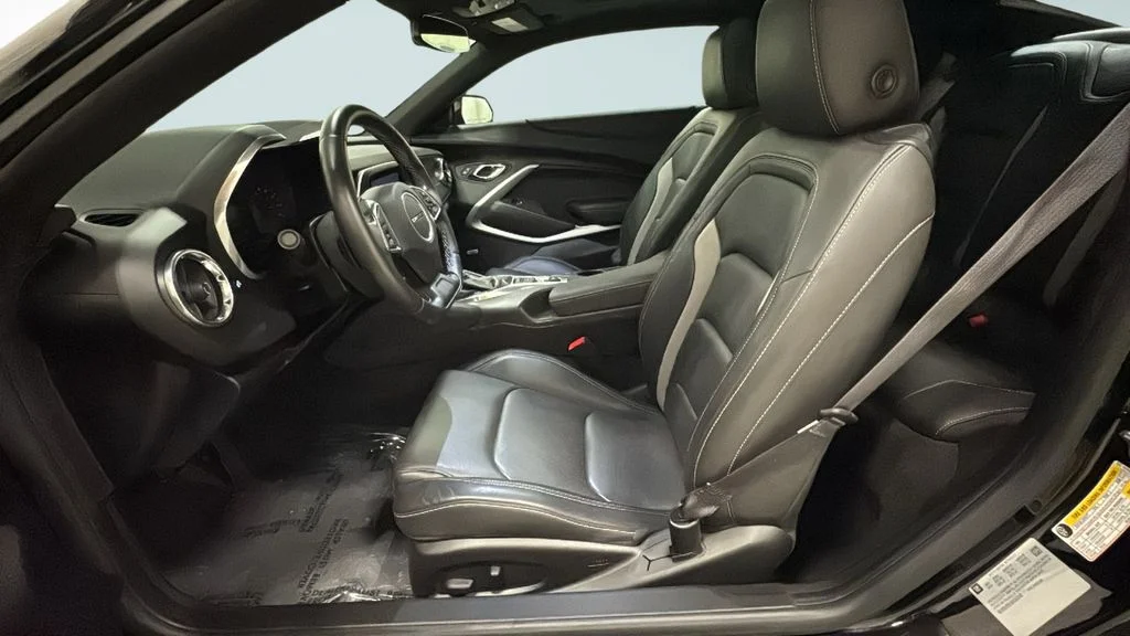 Used 2016 Black Metallic Chevrolet 2LT image 6