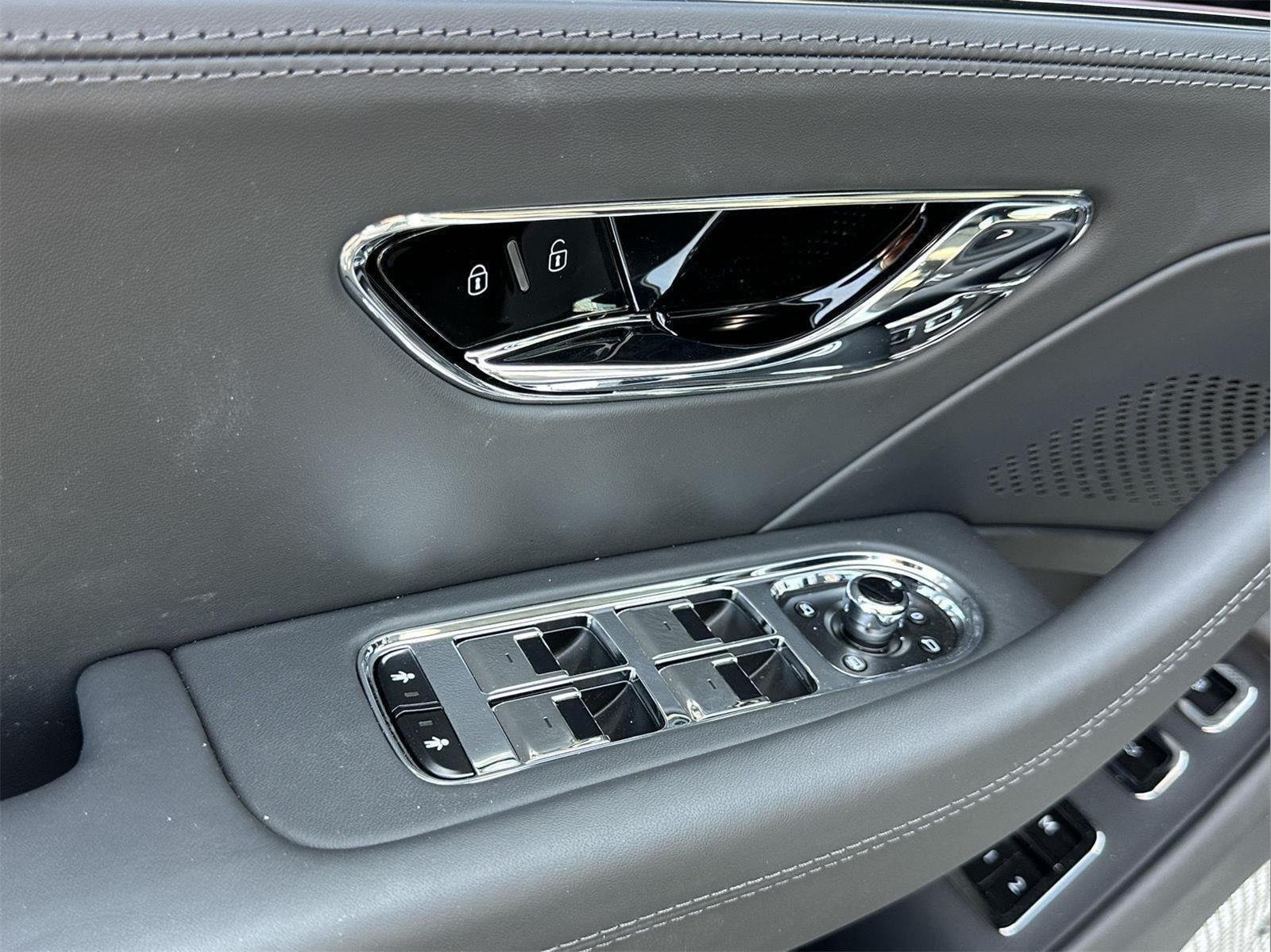 2026 Bentley Flying Spur - Photo 12