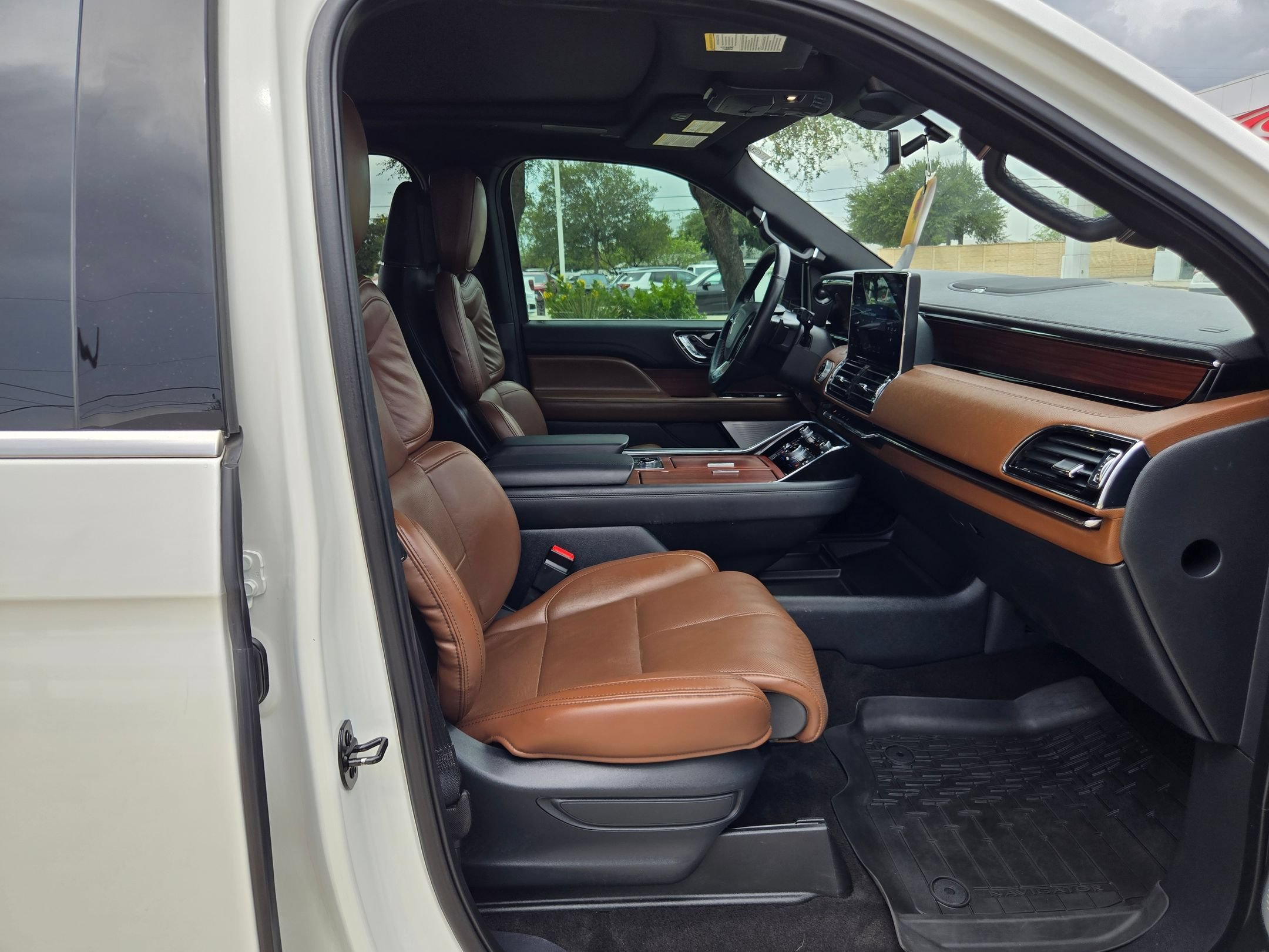 Used 2022 BROWN LINCOLN RESERVE image 24