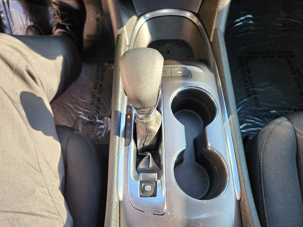 Used 2024 Summit White Chevrolet LT image 15