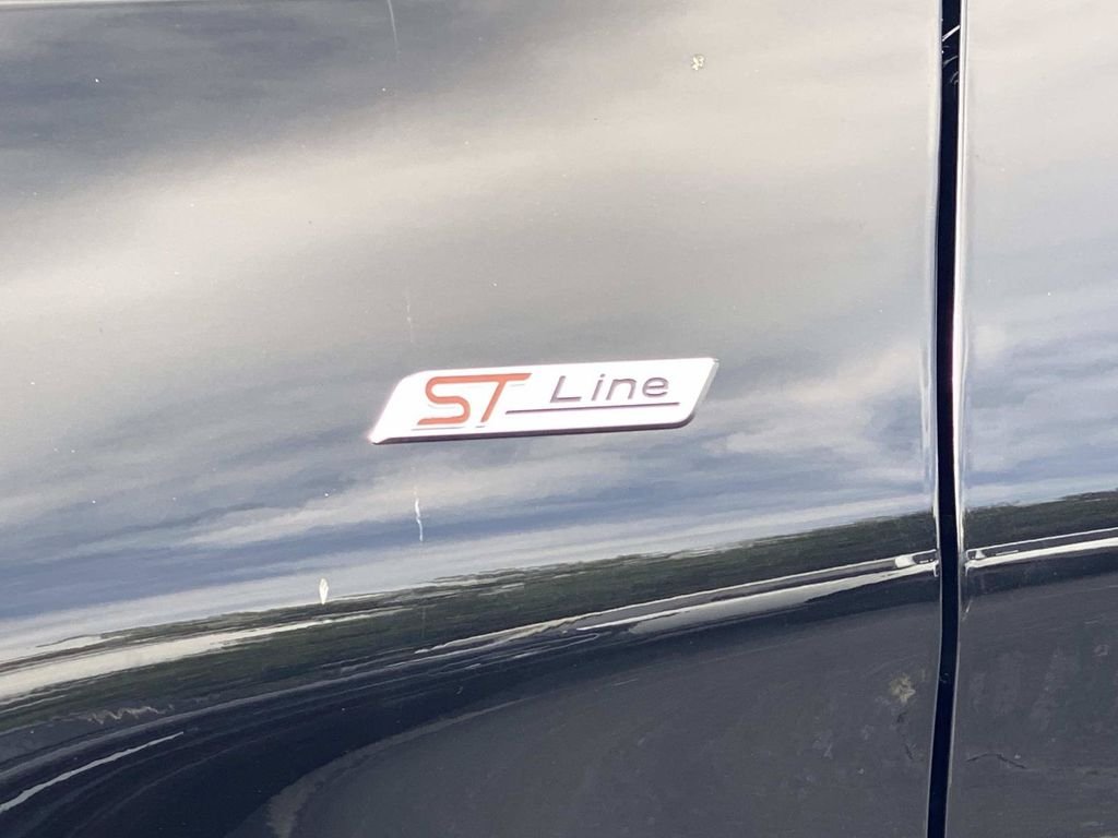 New 2026 Agate Black Metallic Ford ST-Line image 8