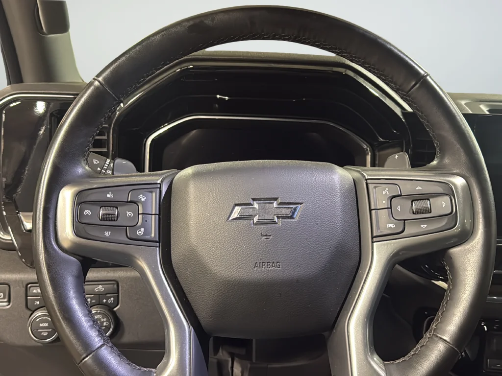 Used 2024 White Chevrolet RST image 29