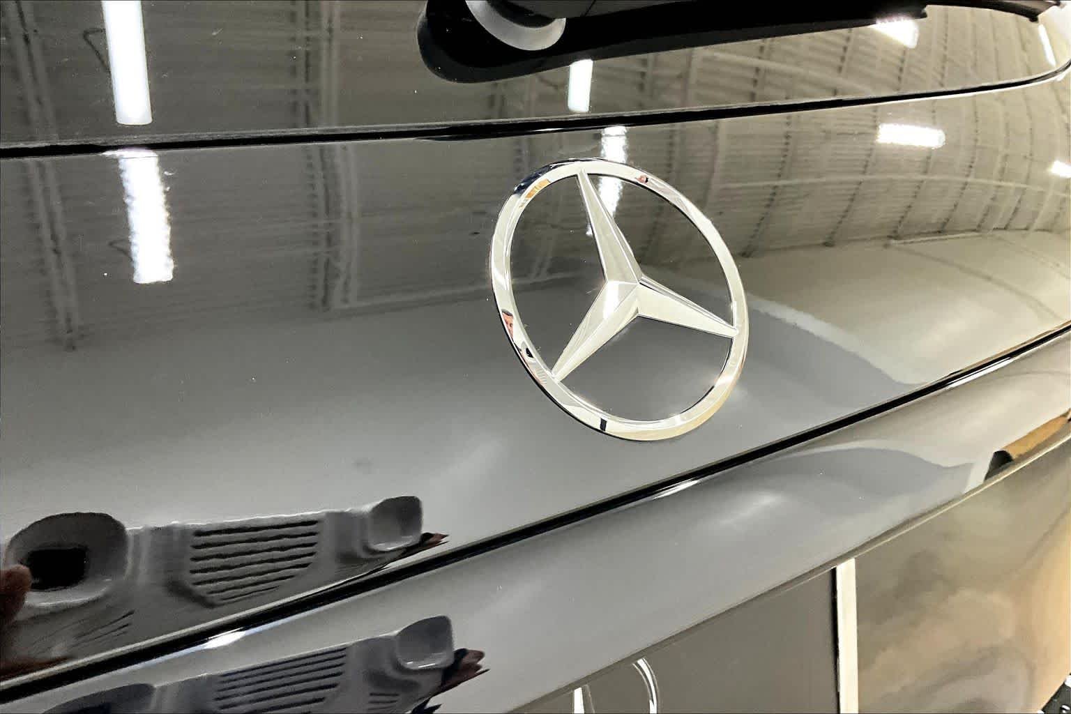New 2026 Black Mercedes-Benz GLC 300 image 15