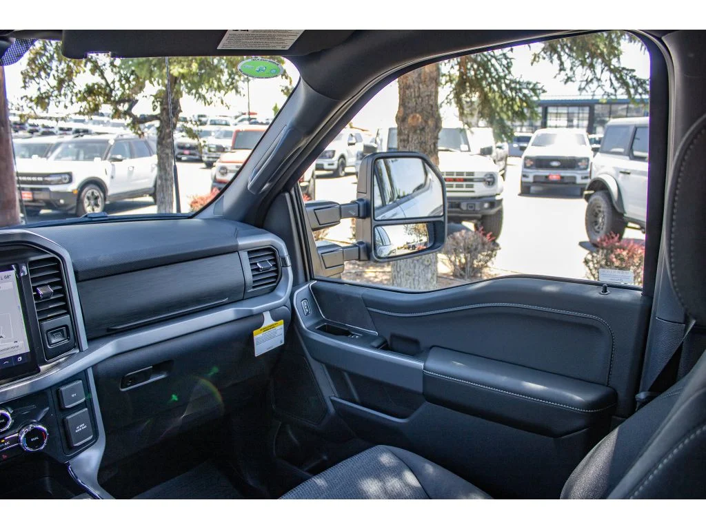 New 2026 CARBONIZED GRAY METALLIC Ford XLT image 24
