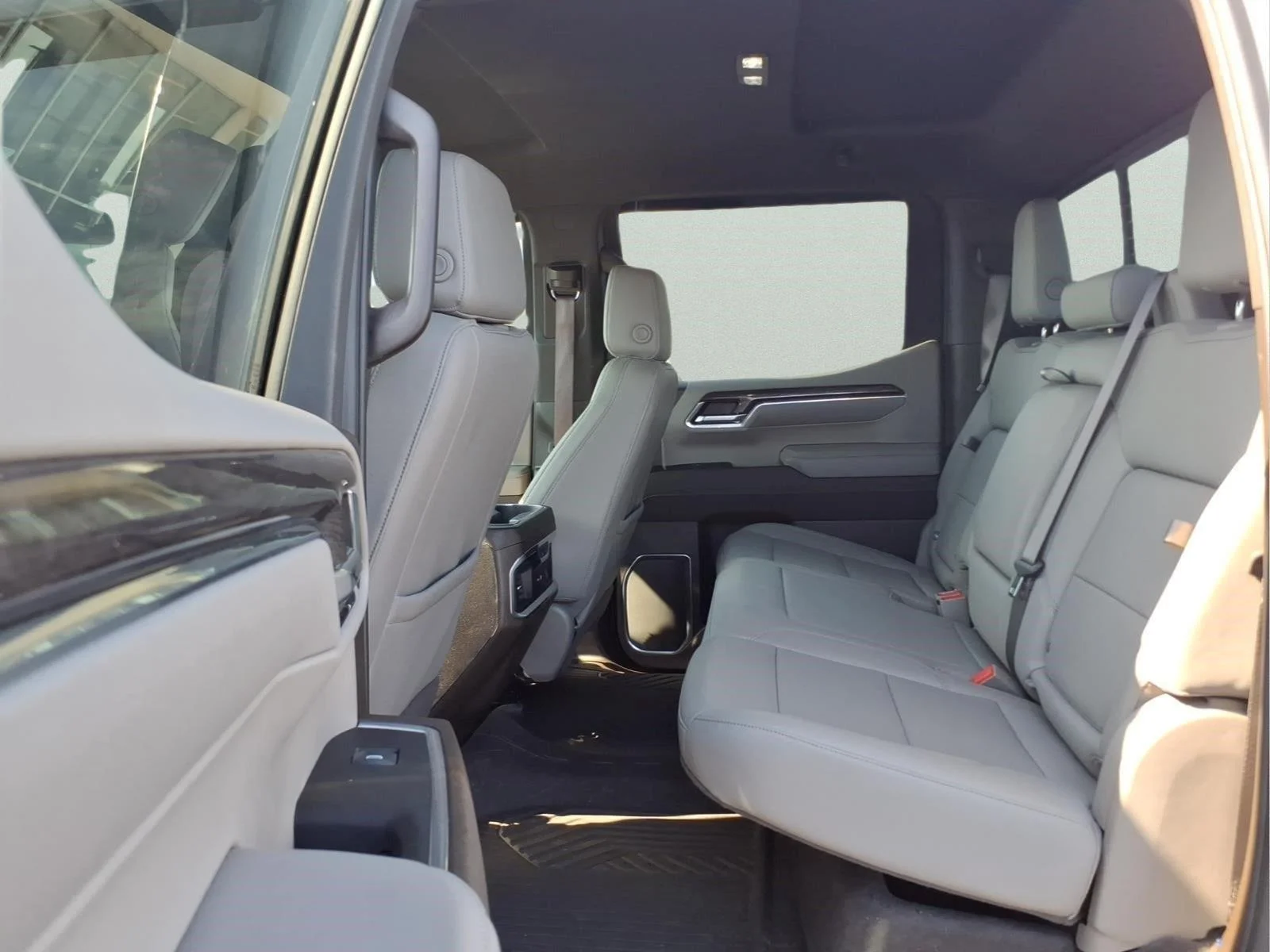 Used 2024 Iridescent Pearl Tricoat Chevrolet LTZ image 14