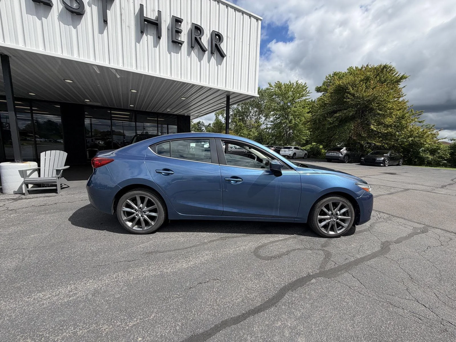 Used 2018 Eternal Blue Mica Mazda Touring image 9