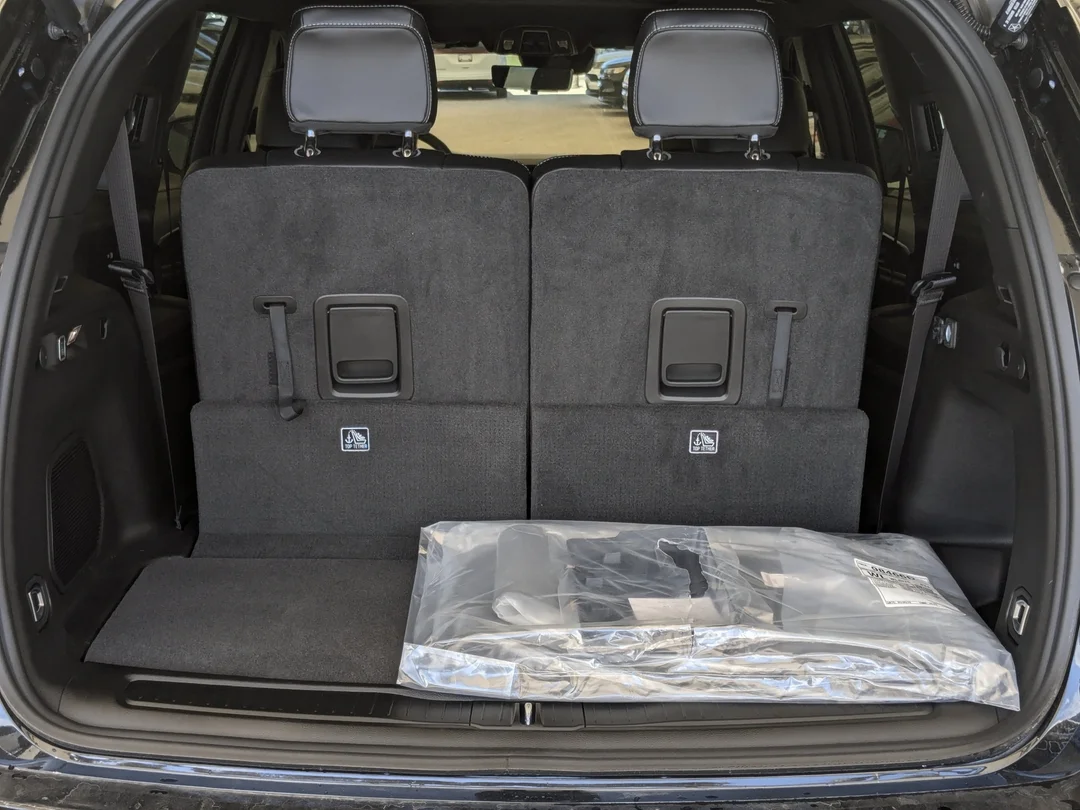 New 2026 Black Jeep Limited - - 4x4 - Dual- Pane Panoramic Sunroof - Trailer Tow Pkg - 9 Spkr/Subwoofer & More! image 28