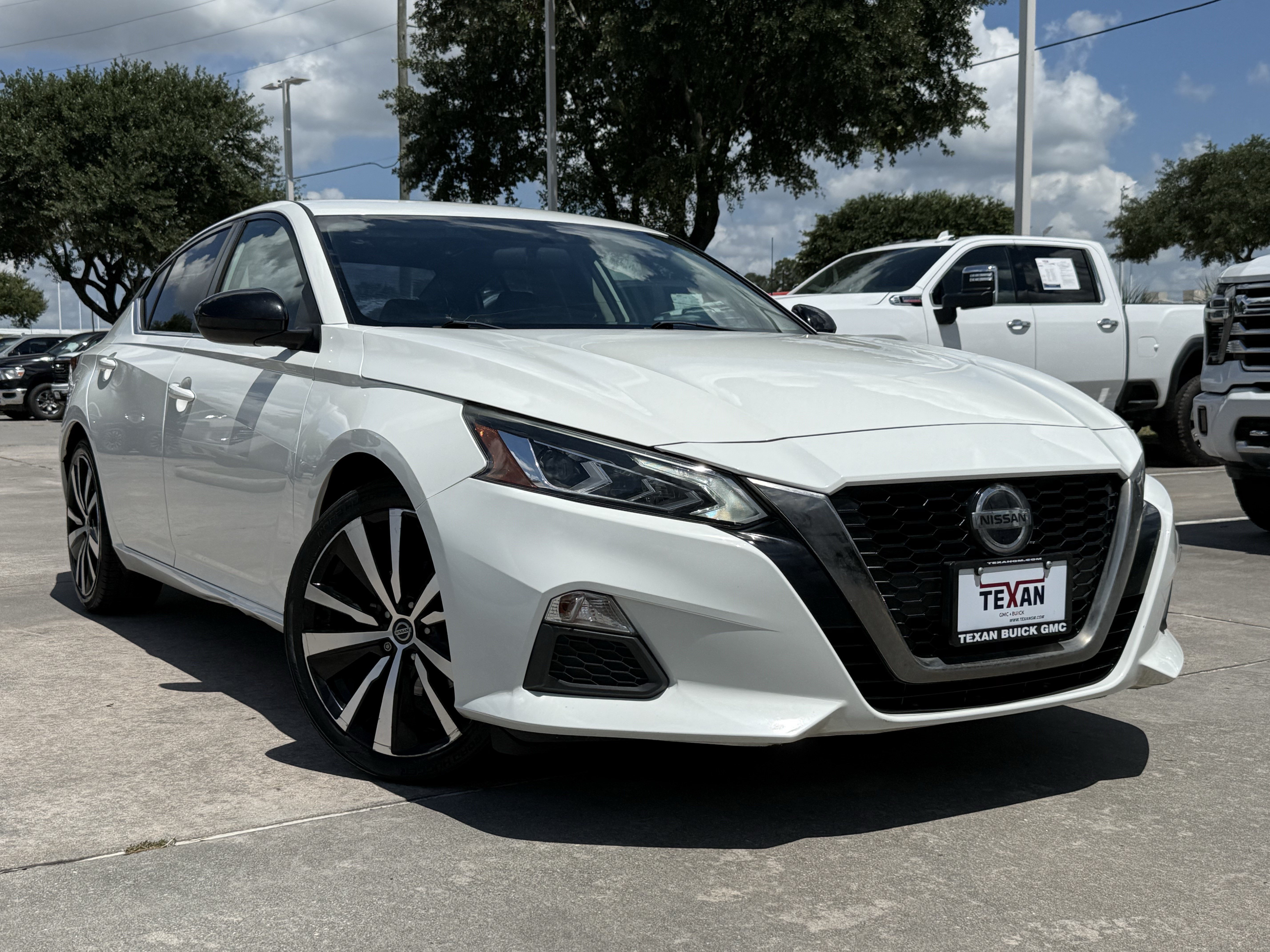 Used 2019 Nissan Altima SR with VIN 1N4BL4CV6KC159692 for sale in Humble, TX