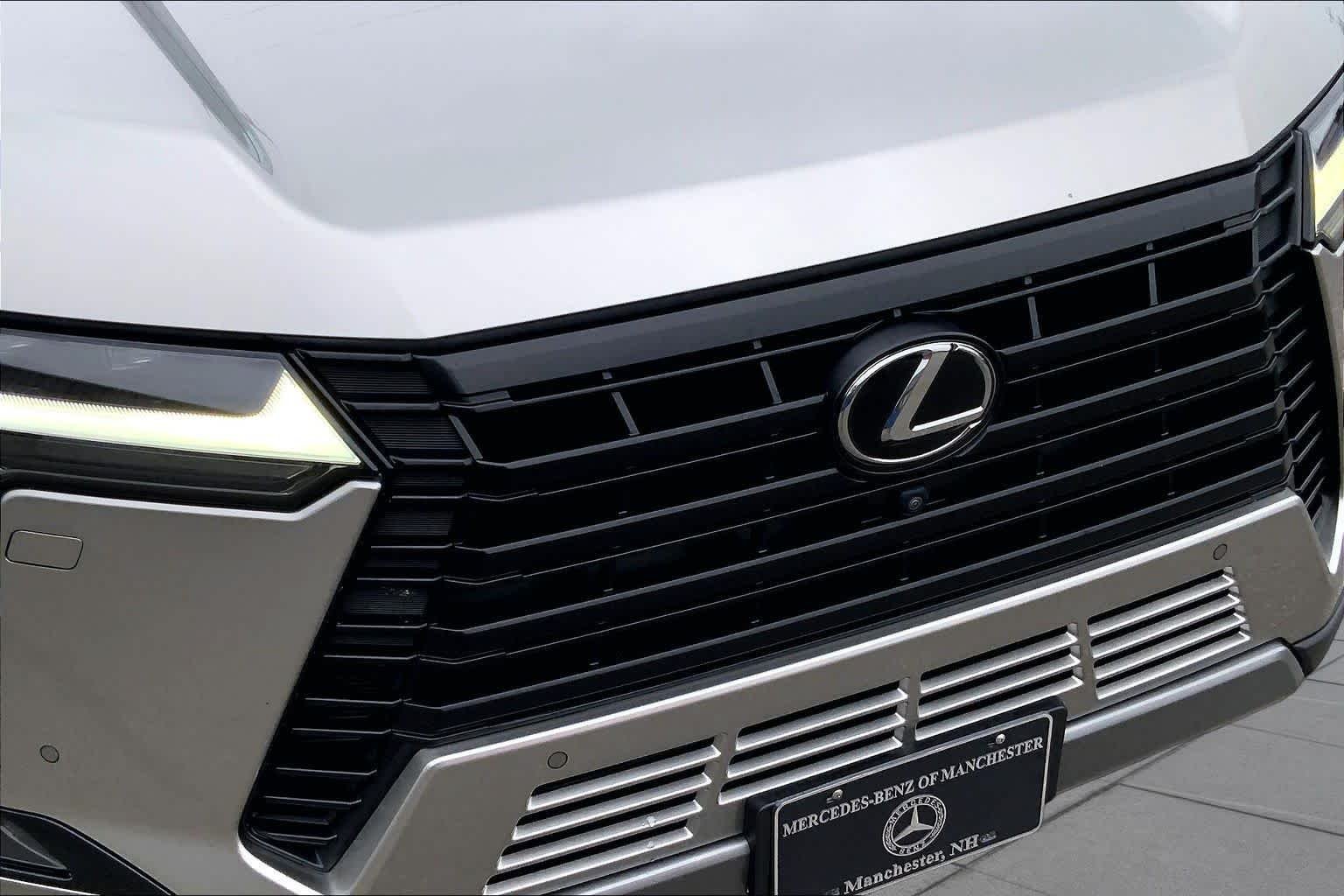 Used 2024 Atomic Silver/Black Lexus Overtrail+ image 31