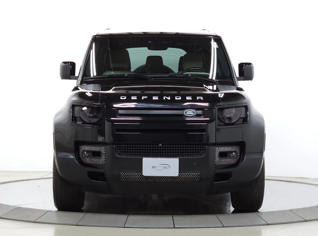 Used 2023 Black Land Rover S image 9