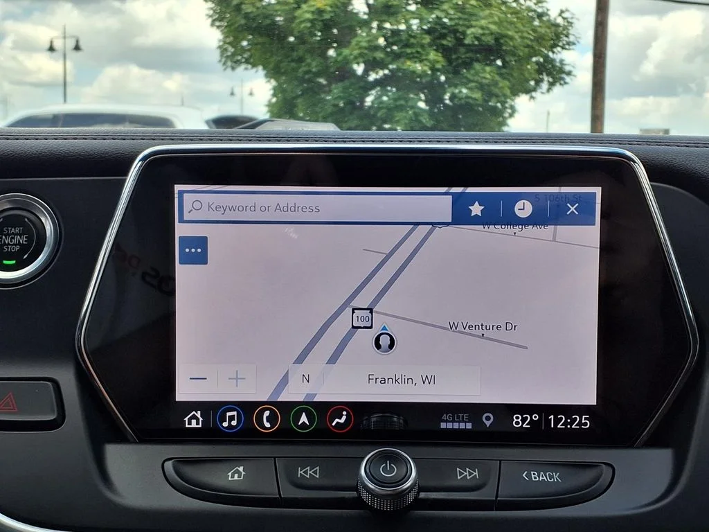 Used 2019 Summit White Chevrolet Premier image 24