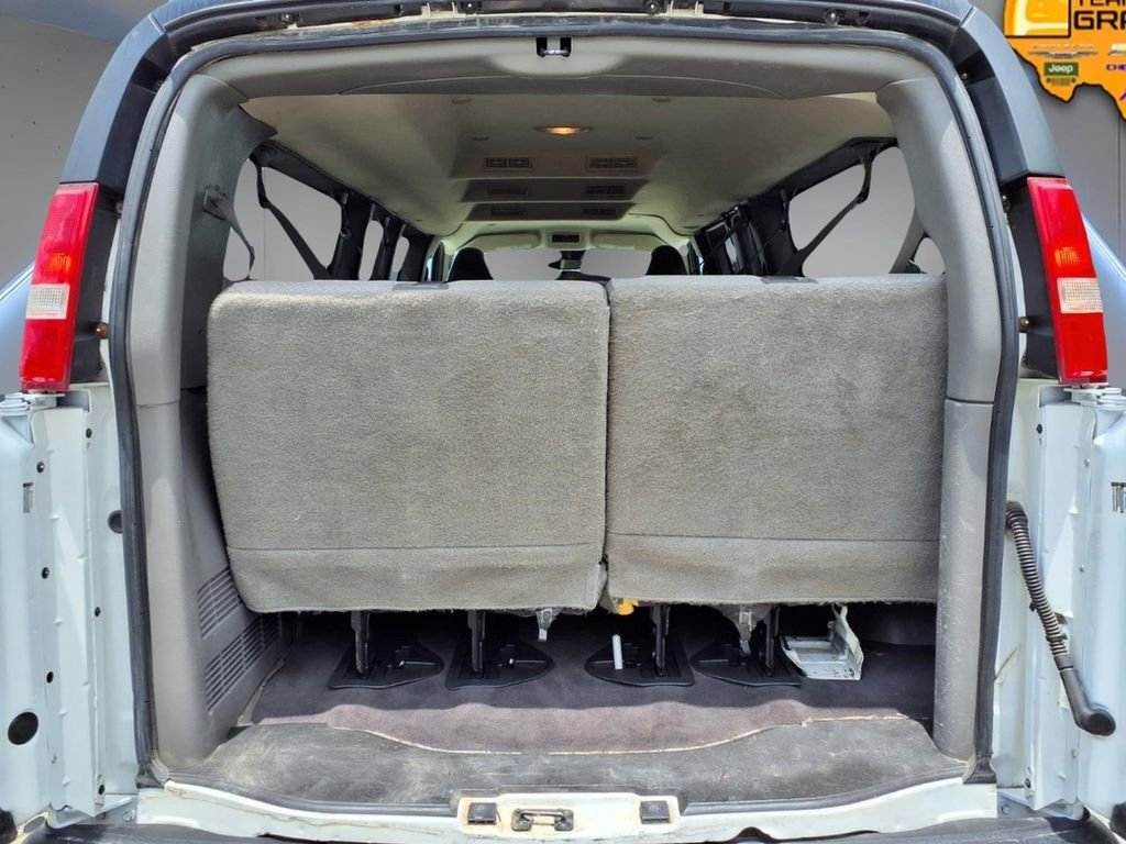 Used 2019 SUMMIT WHITE Chevrolet LT image 9