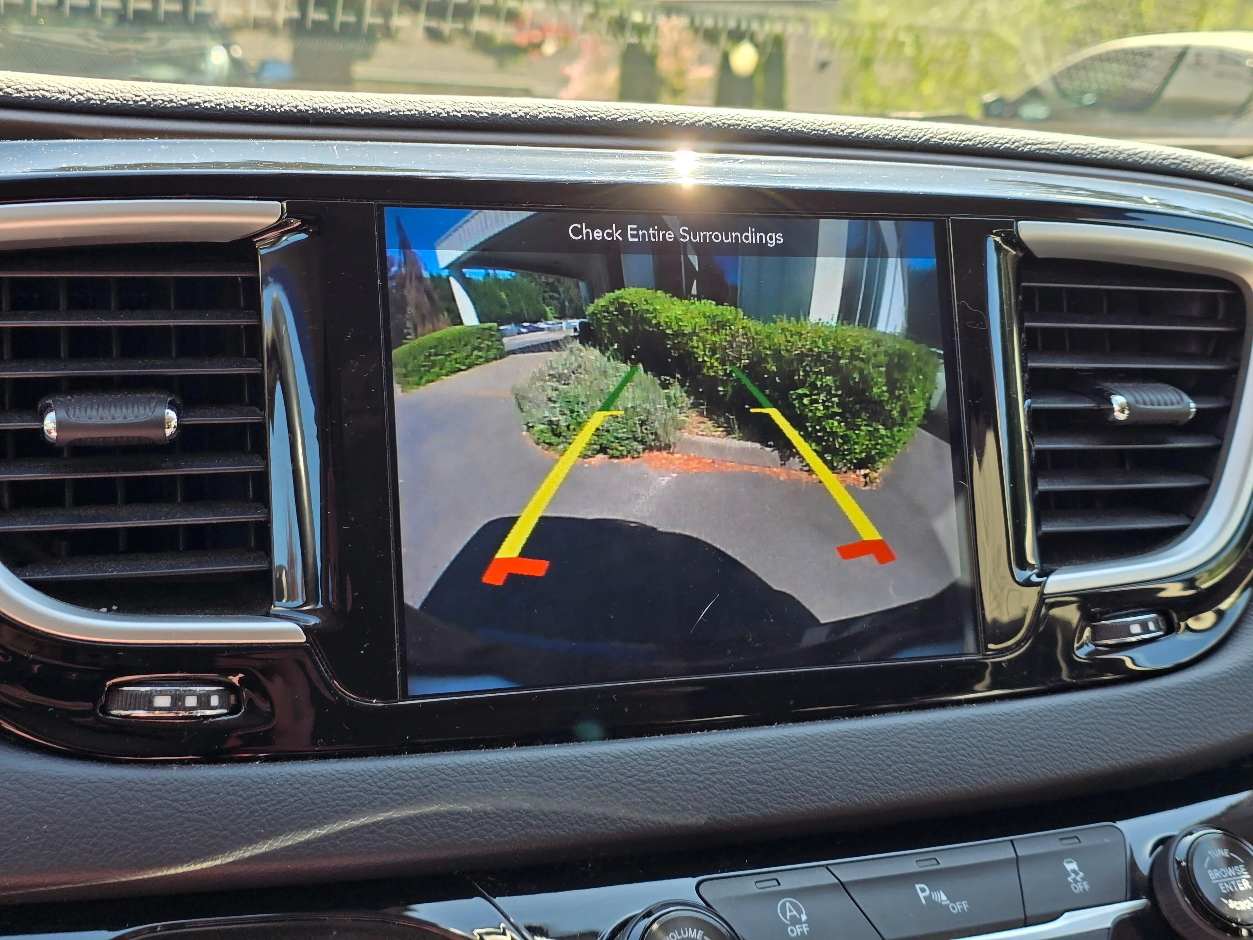 Used 2018 Brilliant Black Crystal Pearlcoat Chrysler Touring L image 22