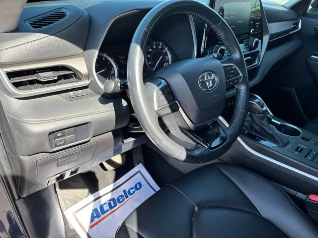 Used 2021 Blue Toyota XLE image 13