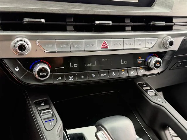 Used 2024 Black Kia EX X-Line image 25