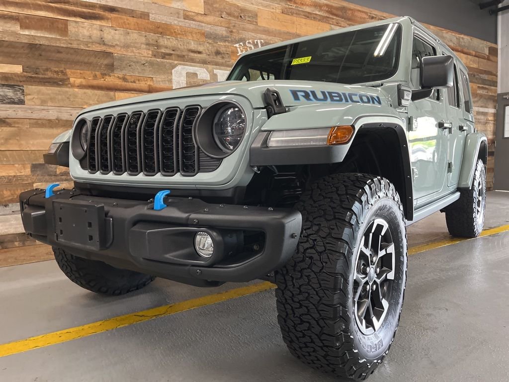 Used 2024 Earl Clearcoat Jeep Rubicon 4xe image 15