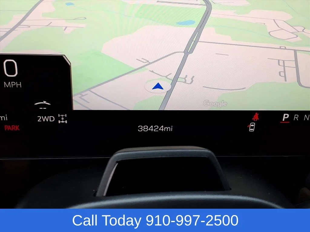 Used 2025 Summit White GMC Denali Ultimate image 33