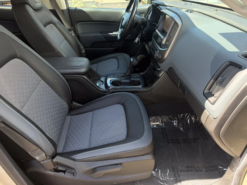 Used 2021 SAND DUNE METALLIC Chevrolet 4WD Z71 image 15