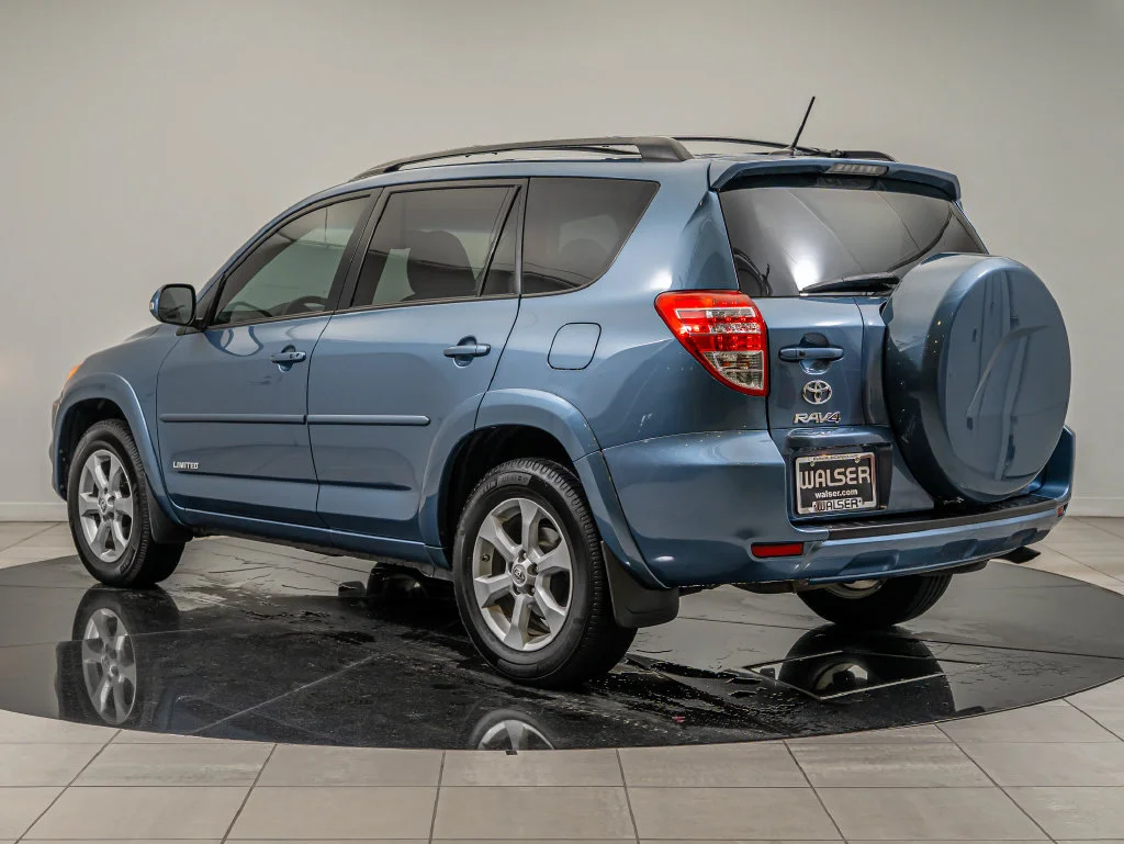 Used 2011 Pacific Blue Metallic Toyota Limited image 6