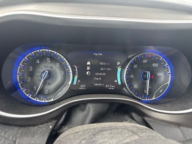 Used 2017 Red Chrysler Limited image 10