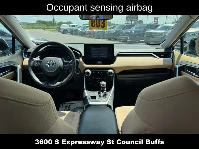 Used 2019 Gray Toyota XLE image 16