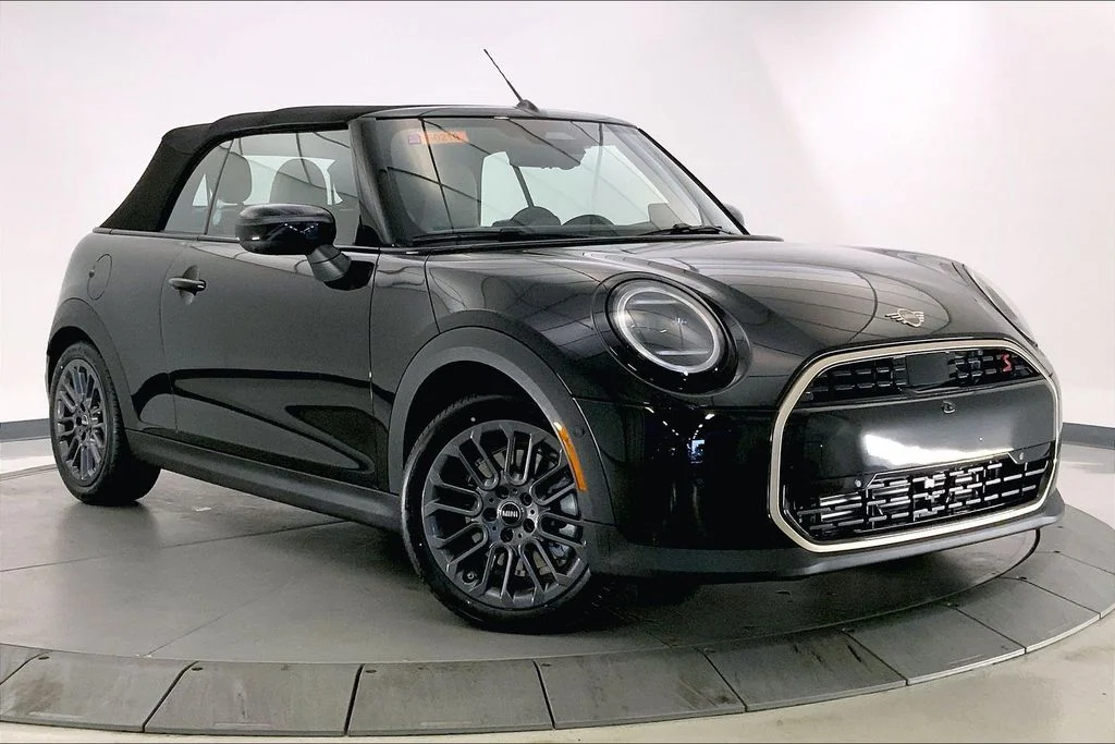 2026 MINI Convertible Cooper S's photo