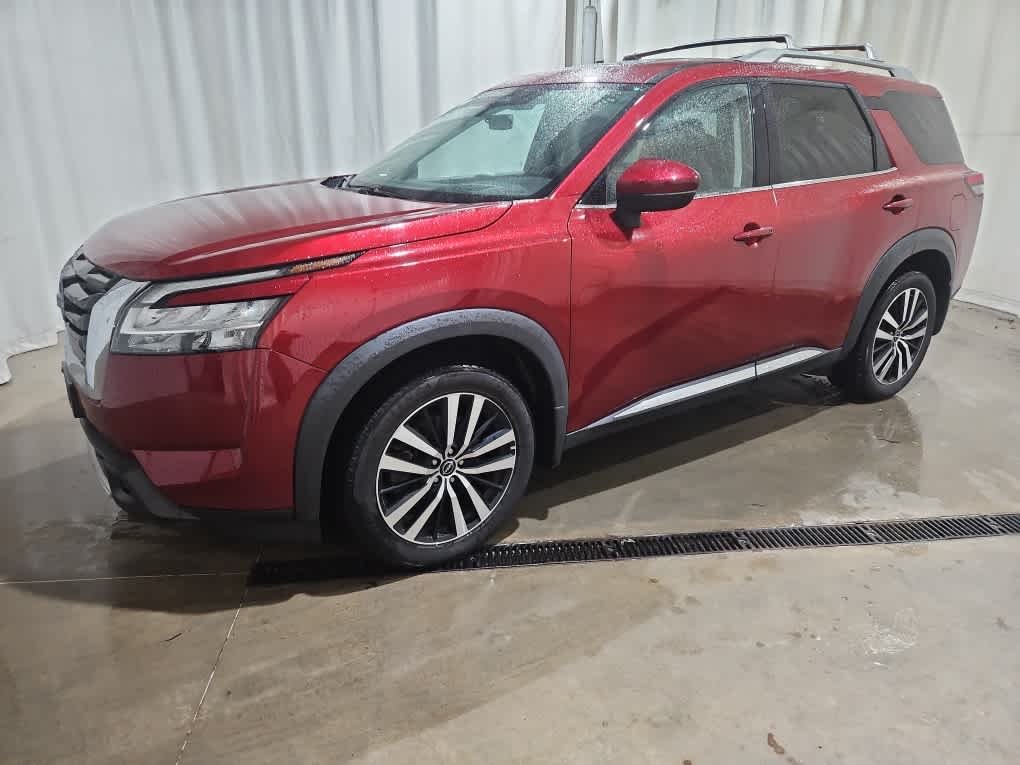 Used 2023 Scarlet Ember Tintcoat Nissan Platinum image 2