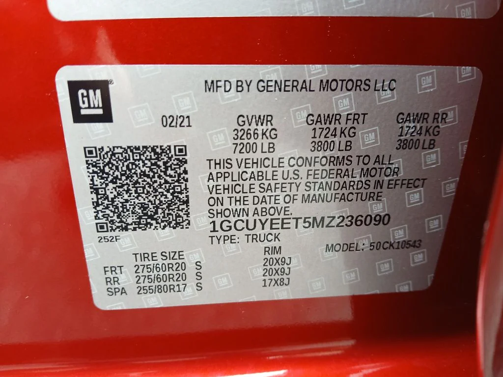 Used 2021 Red Chevrolet RST image 39