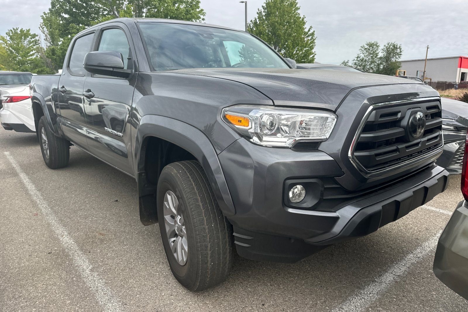 Used 2019  Toyota SR5 image 2